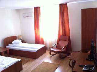 Отель JRB Hotel Lunca Двухместный номер с 1 кроватью или 2 отдельными кроватями-8